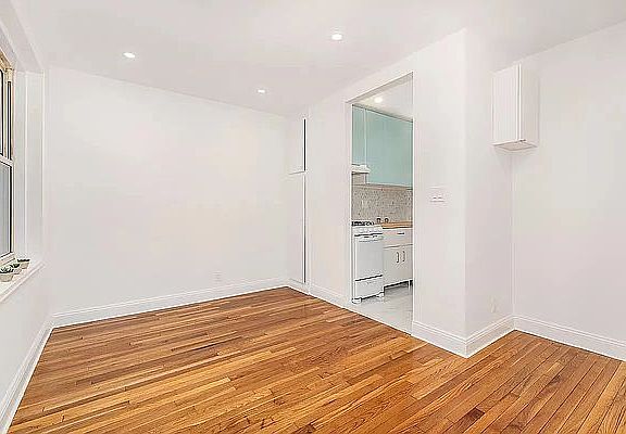 3rd image of 350 E 30th St APT 2J