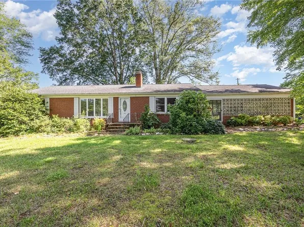 610 Frye Bridge Rd, Clemmons, NC 27012