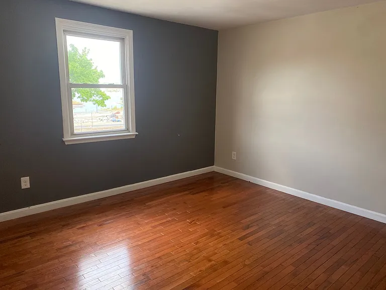 680 N Main St — Photo 10