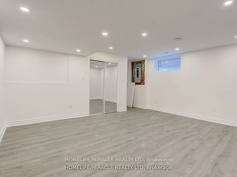 905 Alanbury Cres — Photo 7
