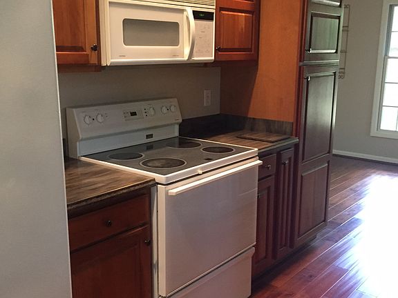 Kitchen (new countertops)