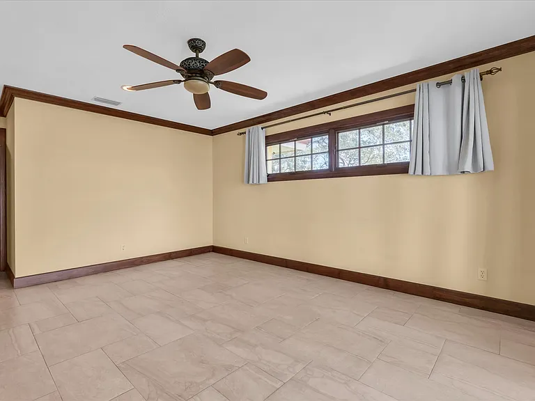 5810 Bahama Shores Dr S — Photo 44