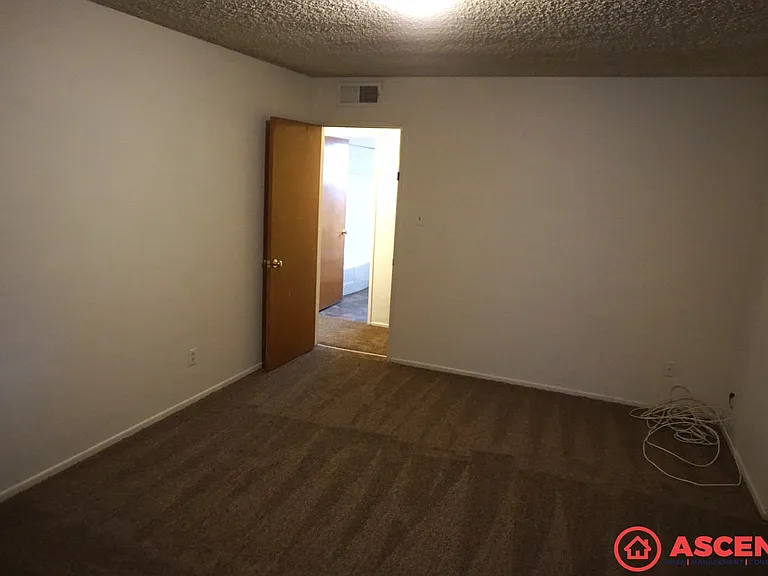 2112 Kingston Pl — Photo 8
