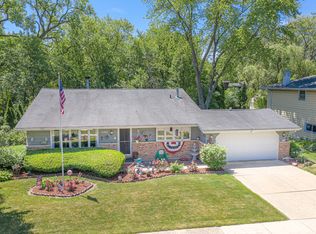 1163 Meadow Ln, Elgin, IL 60123