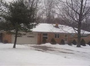 7106 Oak Ln, Seven Hills, OH 44131