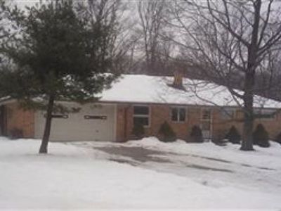 7106 Oak Ln, Seven Hills, OH, 44131