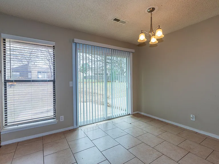 4902 S Gum Ave — Photo 10