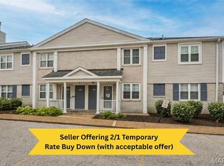 9122 Eager Rd, Saint Louis, MO 63144