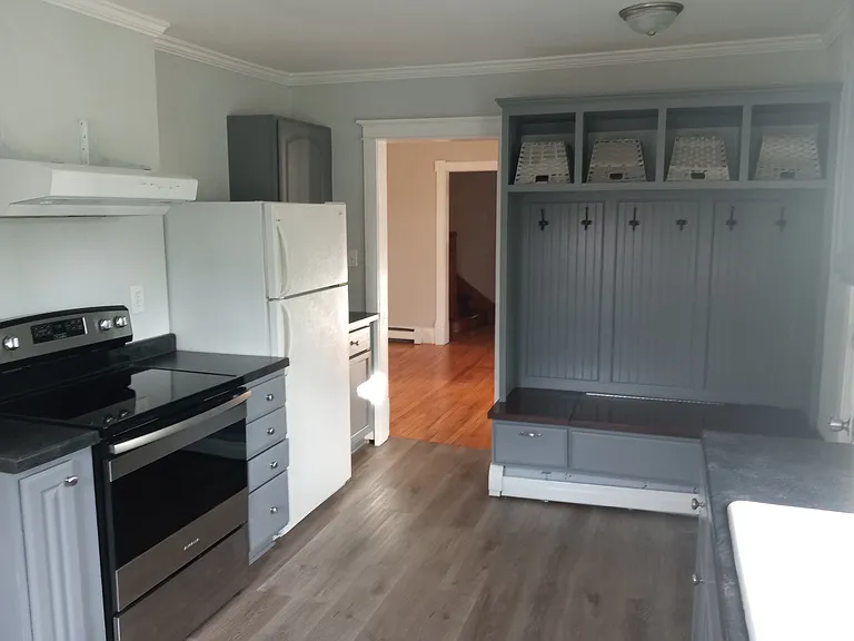 209 Pine St #2 — Photo 8