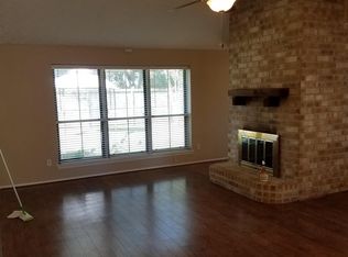 355 Capehill Dr, Webster, TX 77598