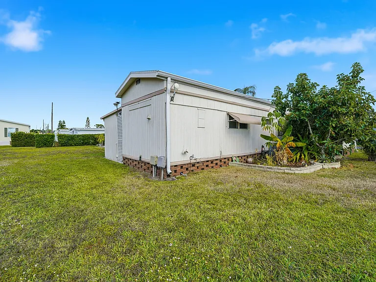 4432 Calm Harbor St — Photo 31