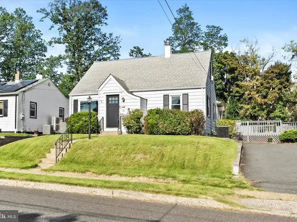 359 Churchill Ave, Hamilton, NJ 08610