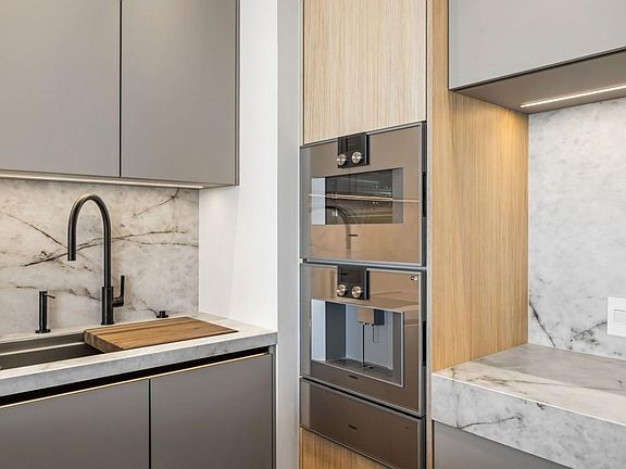 4th image of 1065 Peachtree St NE Unit 3504
