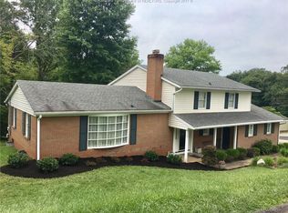 1718 Rolling Hills Rd, Charleston, WV 25314