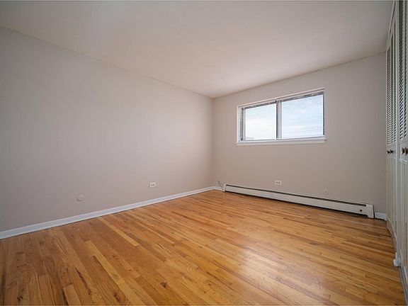 5th image of 5450 N Winthrop Ave APT 404