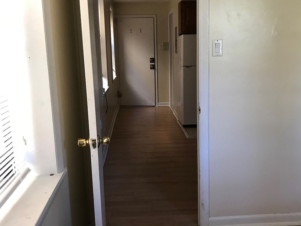2nd image of 808 S 10th St APT 3