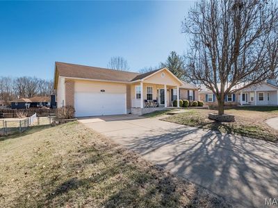 703 Pinewood Ct, Pacific, MO, 63069