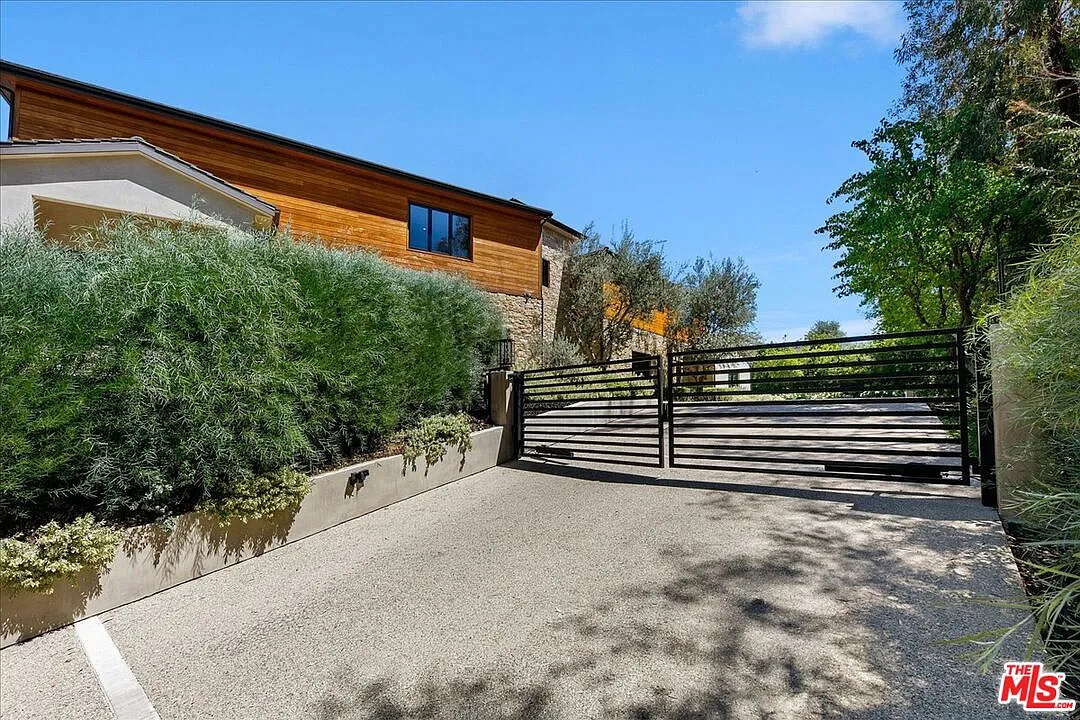 Building Photo - 5757 Hoback Glen Rd