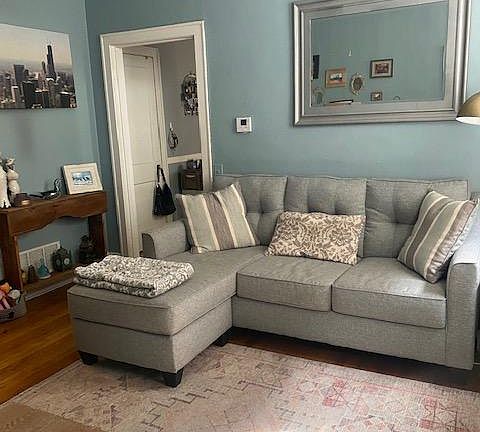 2nd image of 839 N Ashland Ave #1R