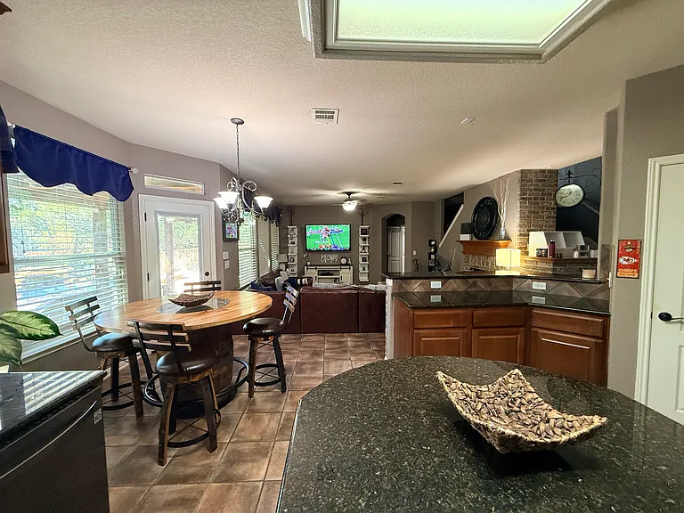22211 Covella Ct — Photo 19