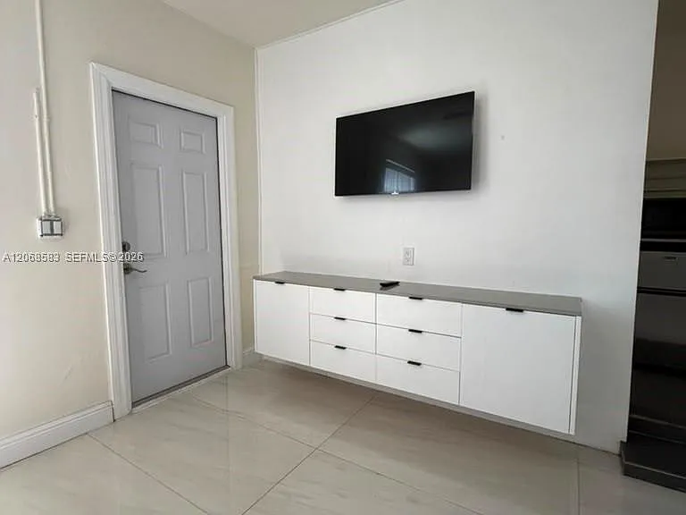 1725 SW 32nd St #0 — Photo 12