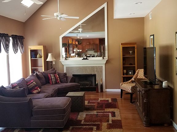 2nd image of 2 Somerset Dr