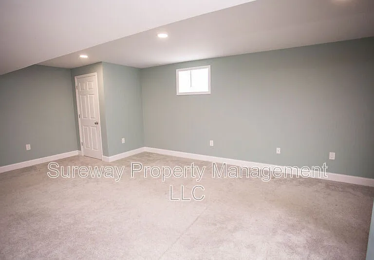 1 Tweentown Close — Photo 38