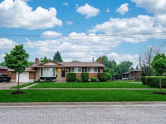 3rd image of 25 Clearview Hts