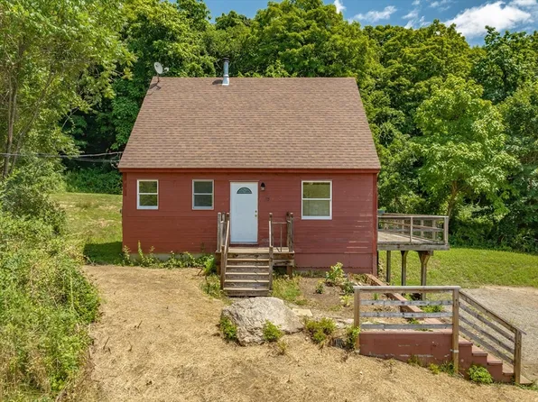 85 Amherst Rd, Leverett, MA 01054
