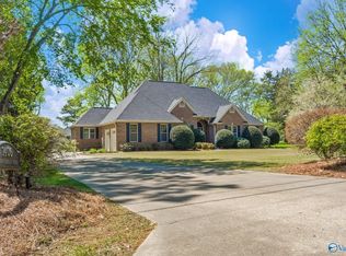 1406 Arrowhead Rd NW, Fort Payne, AL 35967