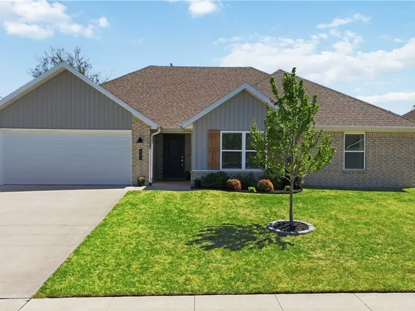 641 Hayden James St, Prairie Grove, AR 72753