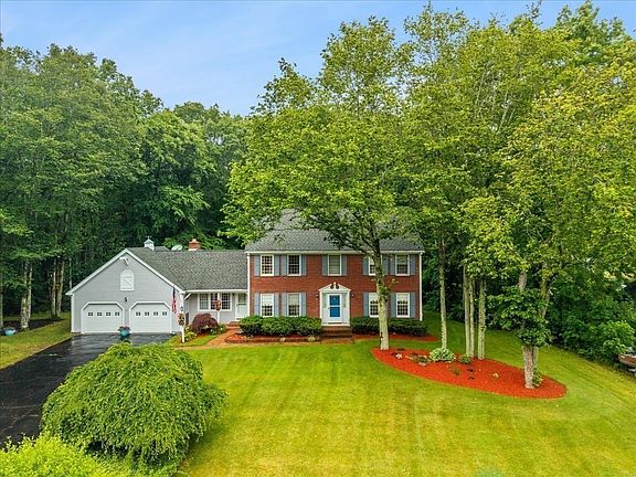 2nd image of 25 Arbor Way