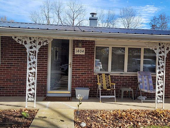 2nd image of 1404 Edgewood Dr