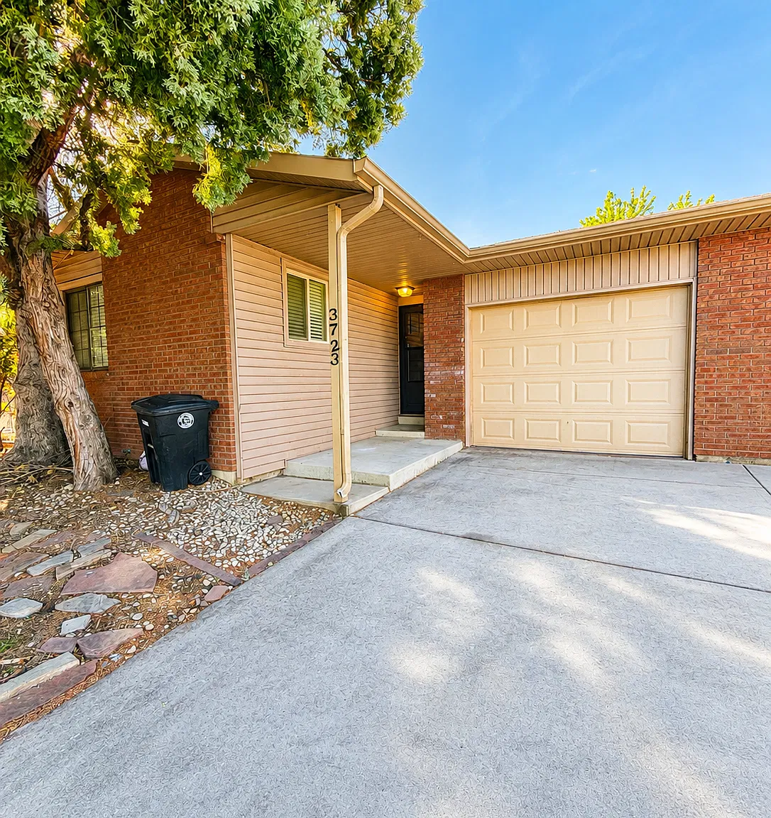 2 bed, $1,600 — Photo 1