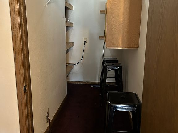 3rd image of 401 Walnut Ave APT 201