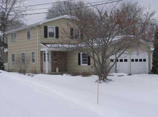 9 Hillsborough St, Fairport, NY 14450