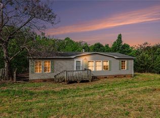 1376 Harris Rd, Walnut Cove, NC 27052
