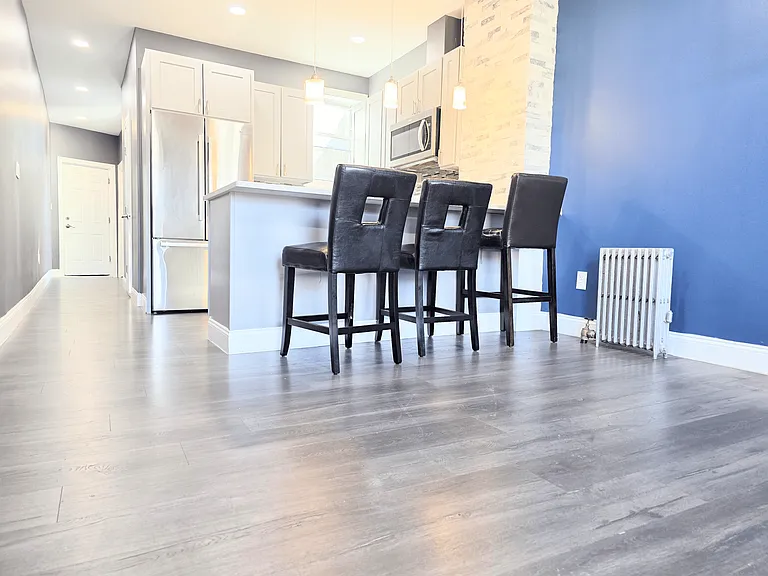749 40th St #2L — Photo 3