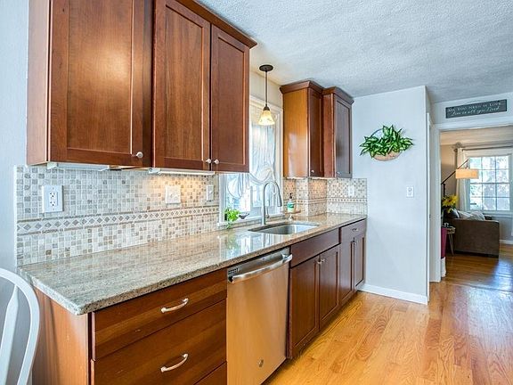 2nd image of 71 Wood Ave