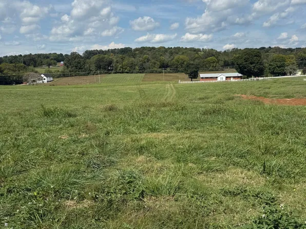 22400 Martel Rd, Lenoir City, TN 37772