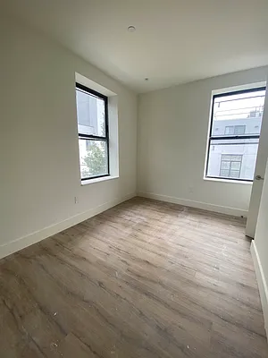 Rented by Nooklyn NYC LLC | media 32