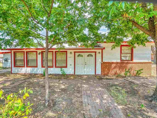 703 W Walnut Ave, Cache, OK 73527