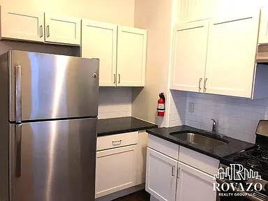 211 Summer Ave #11 — photo 3 of 5