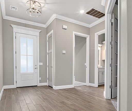 5th image of 13312 Lisbon Ave