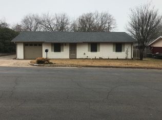 1106 Vivienne St, Weatherford, TX 76086