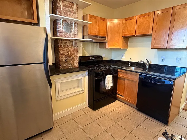 41 Thorndike St #1 — Photo 5