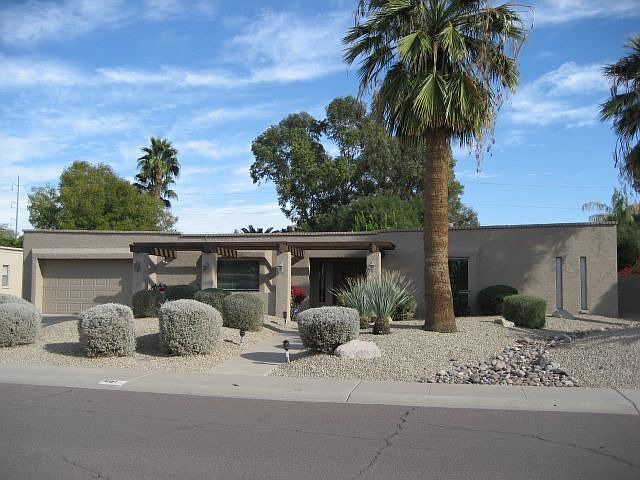 1st image of 601 E Forest Hills Dr