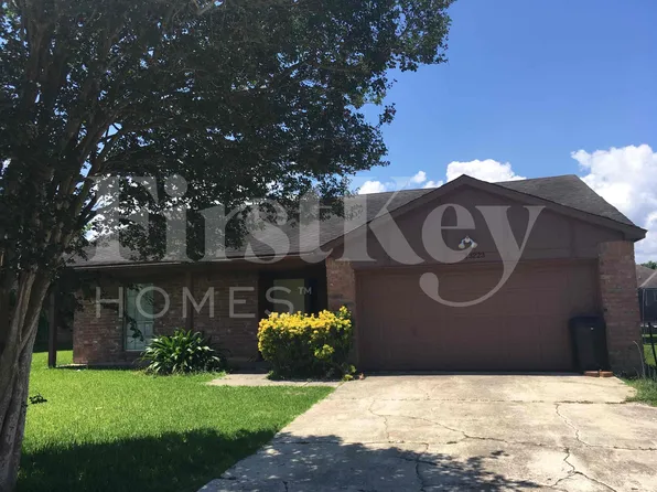 13223 Lake Breeze Ln, Willis, TX 77318