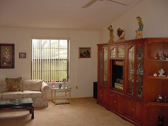 5th image of 107 Forsythe Ln