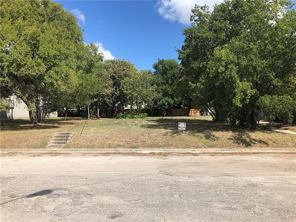 2nd image of 700 W 6th St